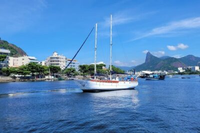 Brunch & Sunset Cruise with Capirinha in Rio - The Museum of Contemporary Art Stop: A Quick Culture Break Without the Grind