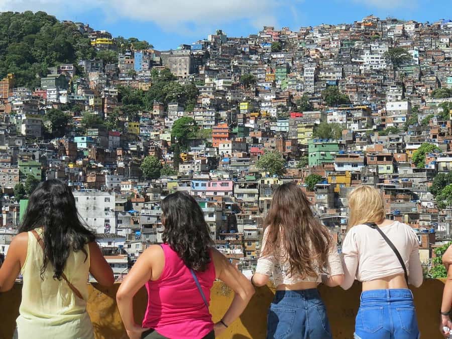 Discover Rocinha: Guided Tour of the Famous Favela - How the guide shapes what you learn (and what you avoid)