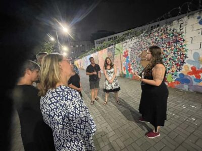 Pedra do Sal: Live Samba Night with Local Guide & Drink - Getting There and Meeting Your Guide: The Yellow Booth Plan