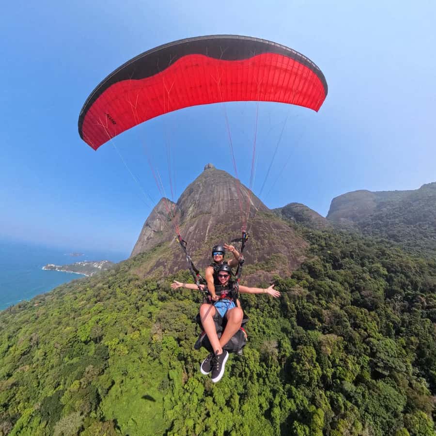 Rio de Janeiro : Paragliding Tandem Flights over Rio - The steep platform moment: what to expect at takeoff