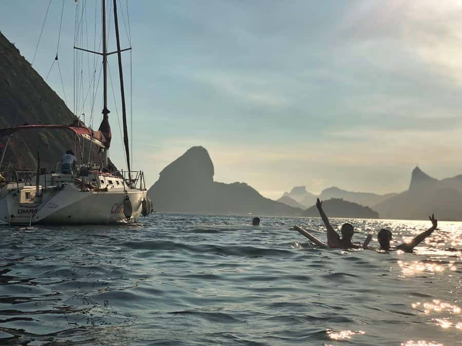 Rio de Janeiro: Sunset Sailing Tour - Fortresses, Niterói, and Oscar Niemeyer’s Museum: what you see before the sun drops